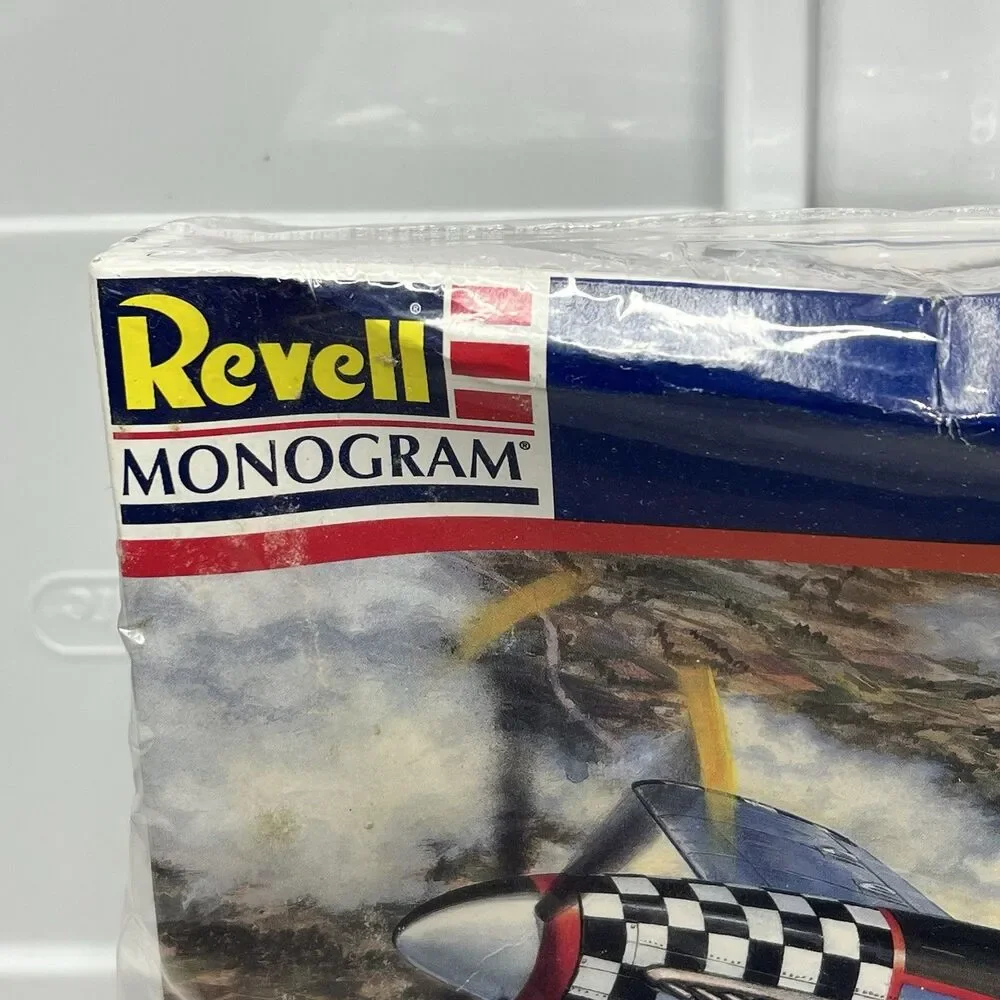 Revell P-51D Mustang WWII Fighter Plane 1:48 scale Plastic Model 85-5241 Sealed